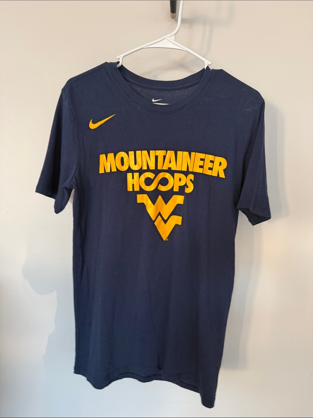 Nike Navy T-Shirt with Yellow Mountaineer Hoops Print